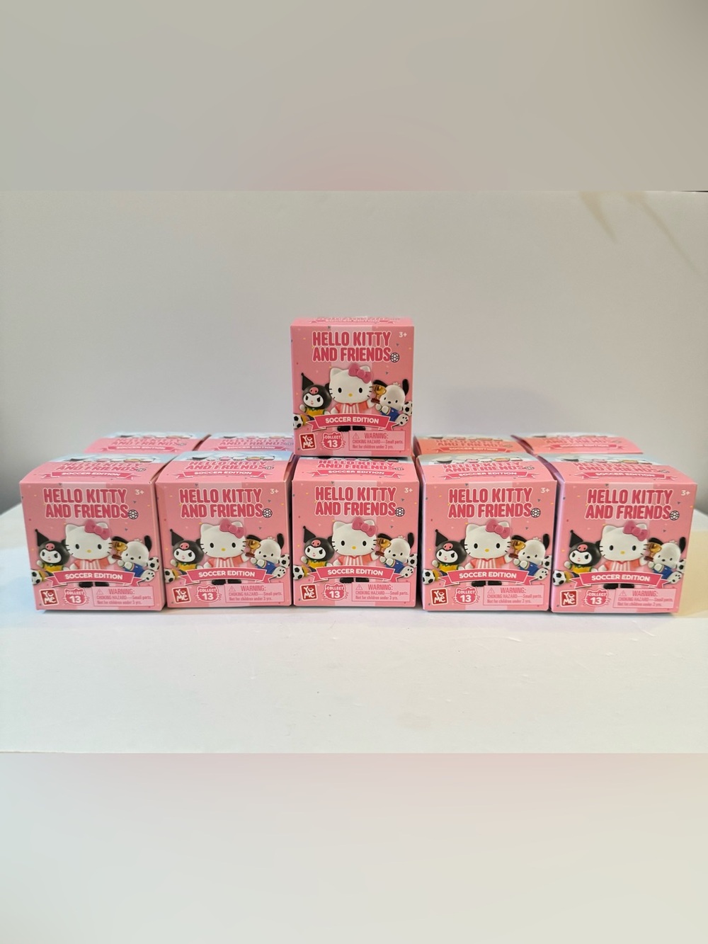 11 HELLO KITTY SANRIO Soccer Edition World Cup 2026 Blind box Vinyl Chase Toy